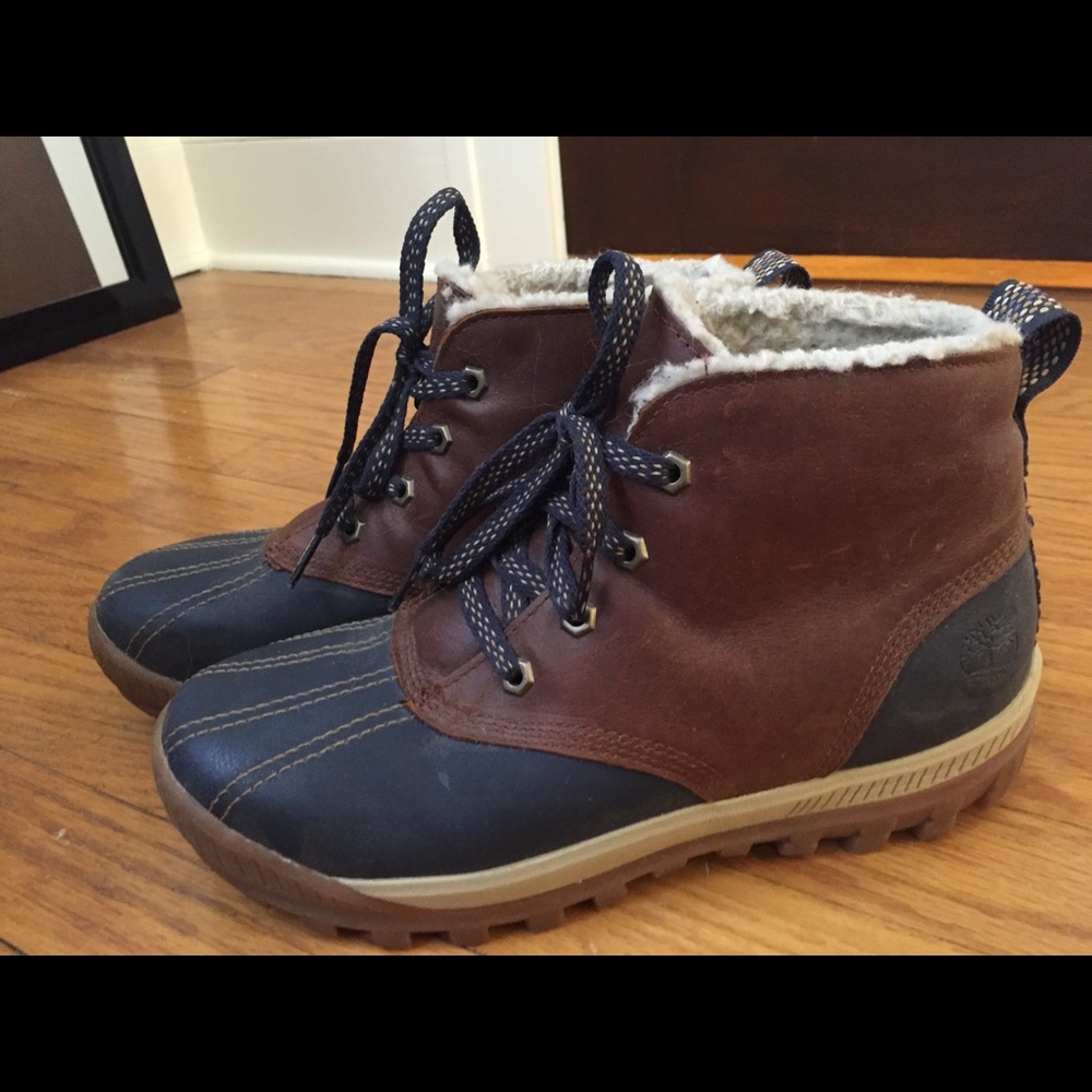 fuzzy TIMBERLAND duck boots